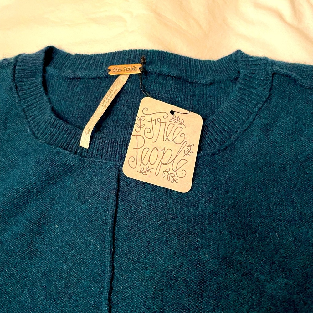 NWT Free People Women’s XS Cashmere and silk sweater.